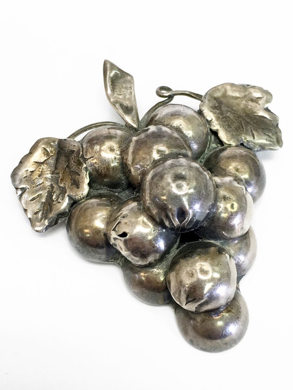 Mexico Sterling Silver Grape Brooch     (#-0140)