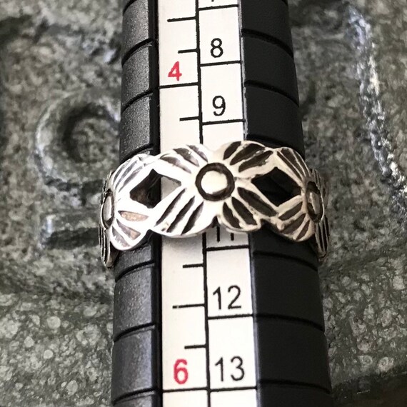 Sterling silver flower band/ pinky ring  925 Thai… - image 6