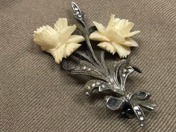 LOUIS VUITTON Louis Vuitton Collier Tropical Flowers Necklace MP1965 Wood  Dark Gray Black Brown Ivory Silver Hardware