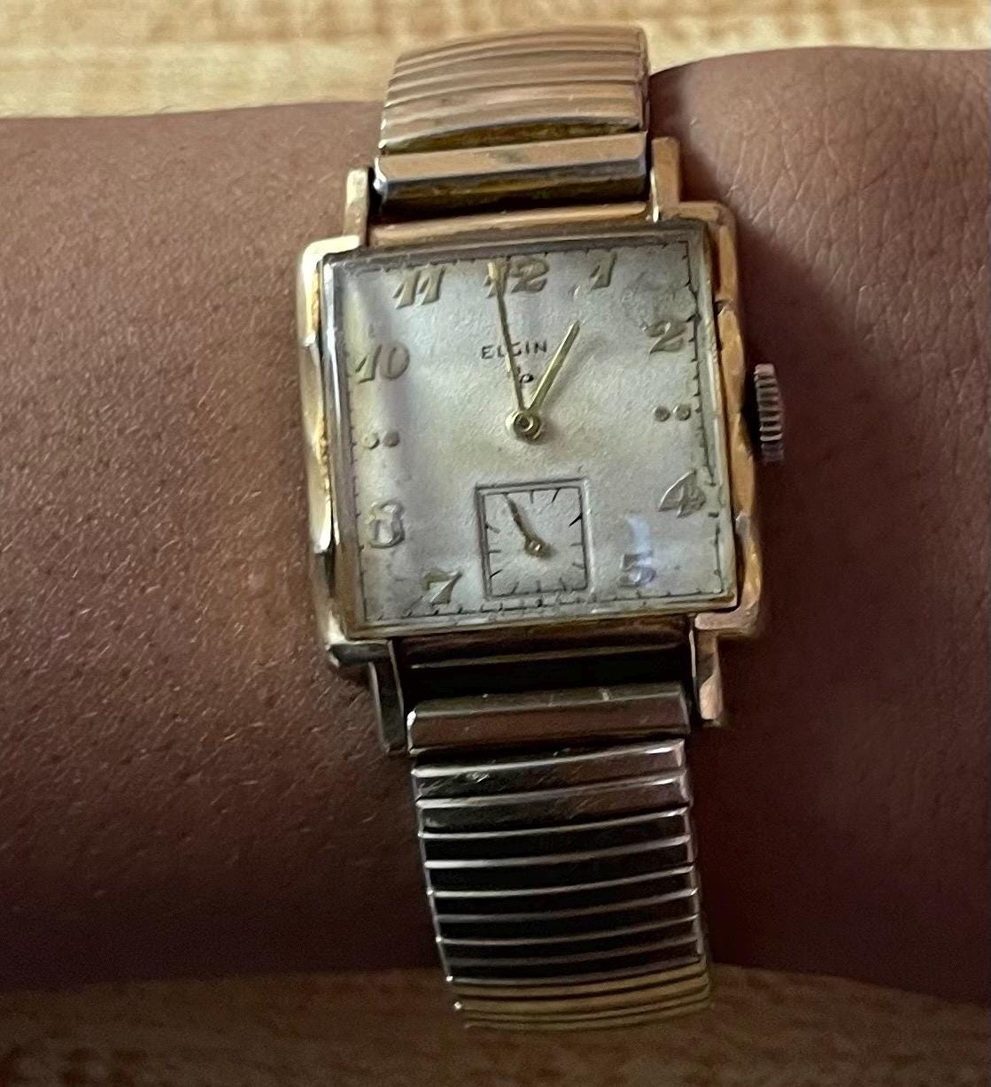 Vintage 1951 Rolled Gold Elgin Deluxe Men's Wrist Watch With