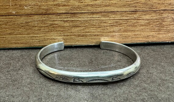 Navajo sterling silver cuff bracelet with stampin… - image 3