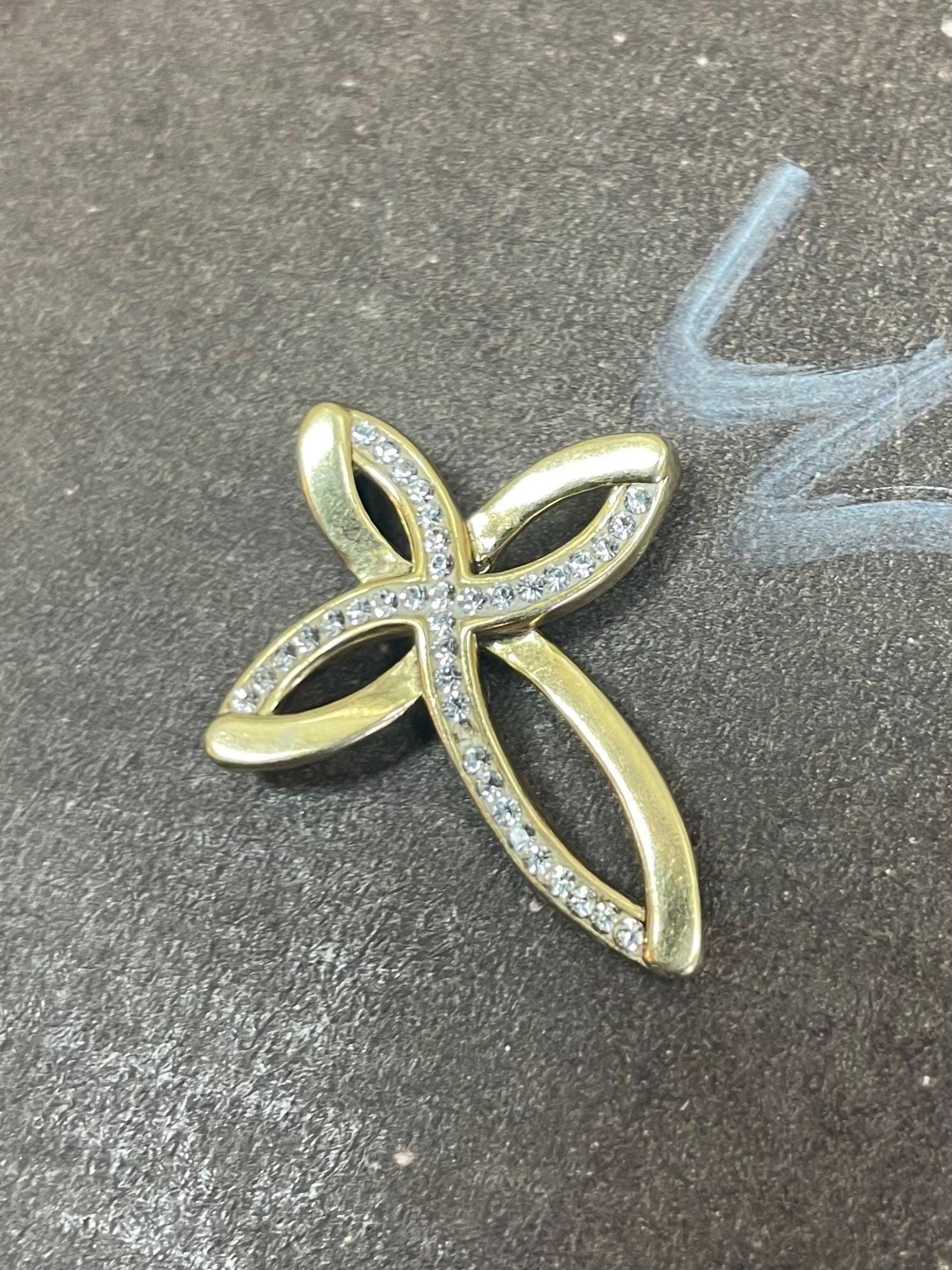 アクセサリー ANTIDOTEBUYERSCLUB EngravedCrossPendant ANTIDOTE BUYERS CLUB - ENGRAVED CROSS PENDANT (SILVER