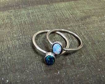 Pair of dainty opal sterling silver rings marked 925 Thailand.#1658T2.Free shipping!!!