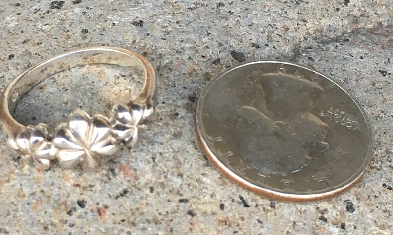 Vintage Sterling Silver Flower SZ 7.5 Ring