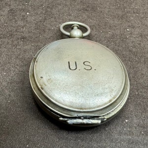 WW2 US Army Wittnauer pocket compass collectible sold as is.#2630WB.Free shipping!!!