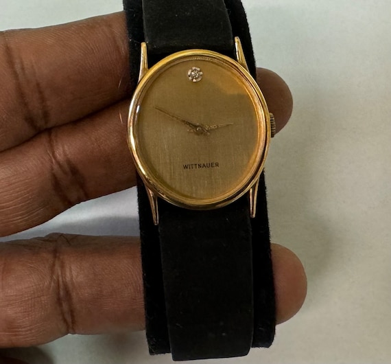 Wittnauer Gold-Tone Oval Watch s-l400.jpg main image 2