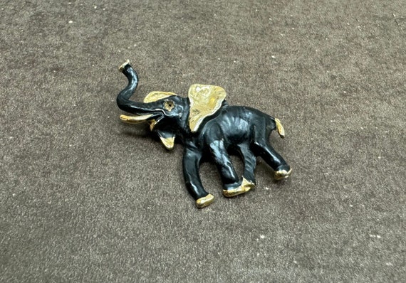 Black elephant brooch / pin .#2782SB.Free shippin… - image 1