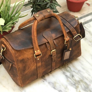 Zakara International is one of reputed custom leather manufacturers in Kanpur solely represent the leather bag market in Kanpur such as duffle, travel, overnight, laptop leather bags, portfolio, messenger, briefcase, sling, satchel, women handbags.