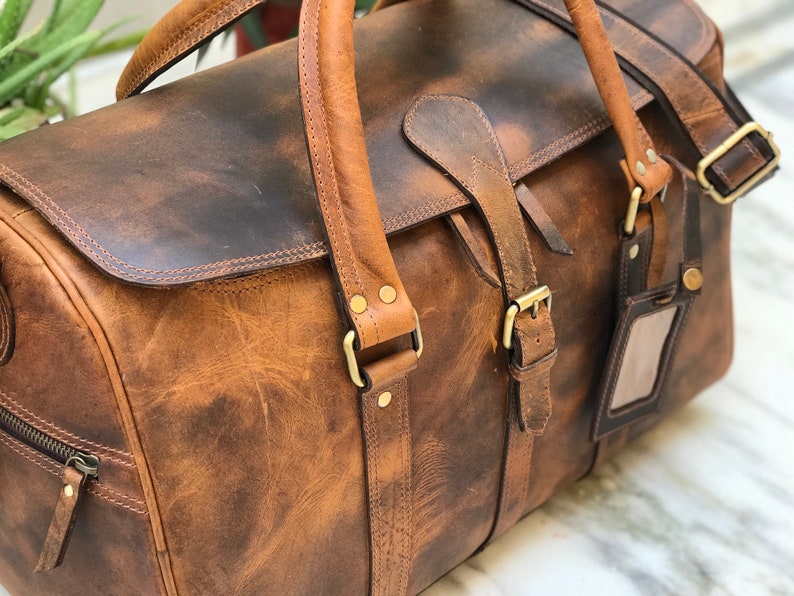 Zakara International is leather company in Kanpur well known as best leather company in india providing excellent craftsmanship on custom designing and branding. Service like OEM for 100% unique development best bags manufacturer for men and women.