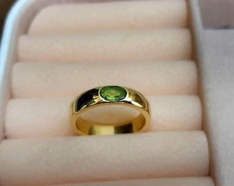 Peridot Quartz 925 Sterling Silver Ring: 18K Gold Signet Zodiac Ring