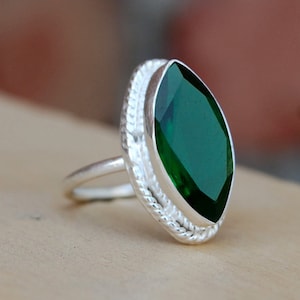 Pierścionek z kwarcem Marquise Green Tourmaline: srebro próby 925, akcent ze złota 18K