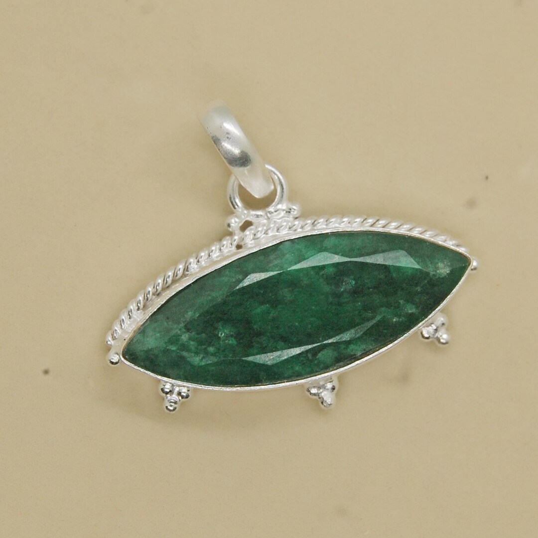 天然グリーンエメラルドスターリングシルバーペンダント - ミニマ