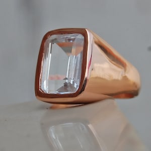 Bague topaze blanche taille coussin : bijoux tendance en or 18 carats et argent sterling