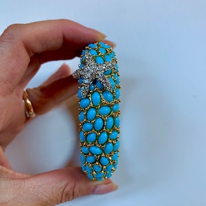 Kenneth Jay Lane (unsigniert) Seestern Armband in türkisfarbener Klappmanschette - maritimes Thema - Statement Cabochon