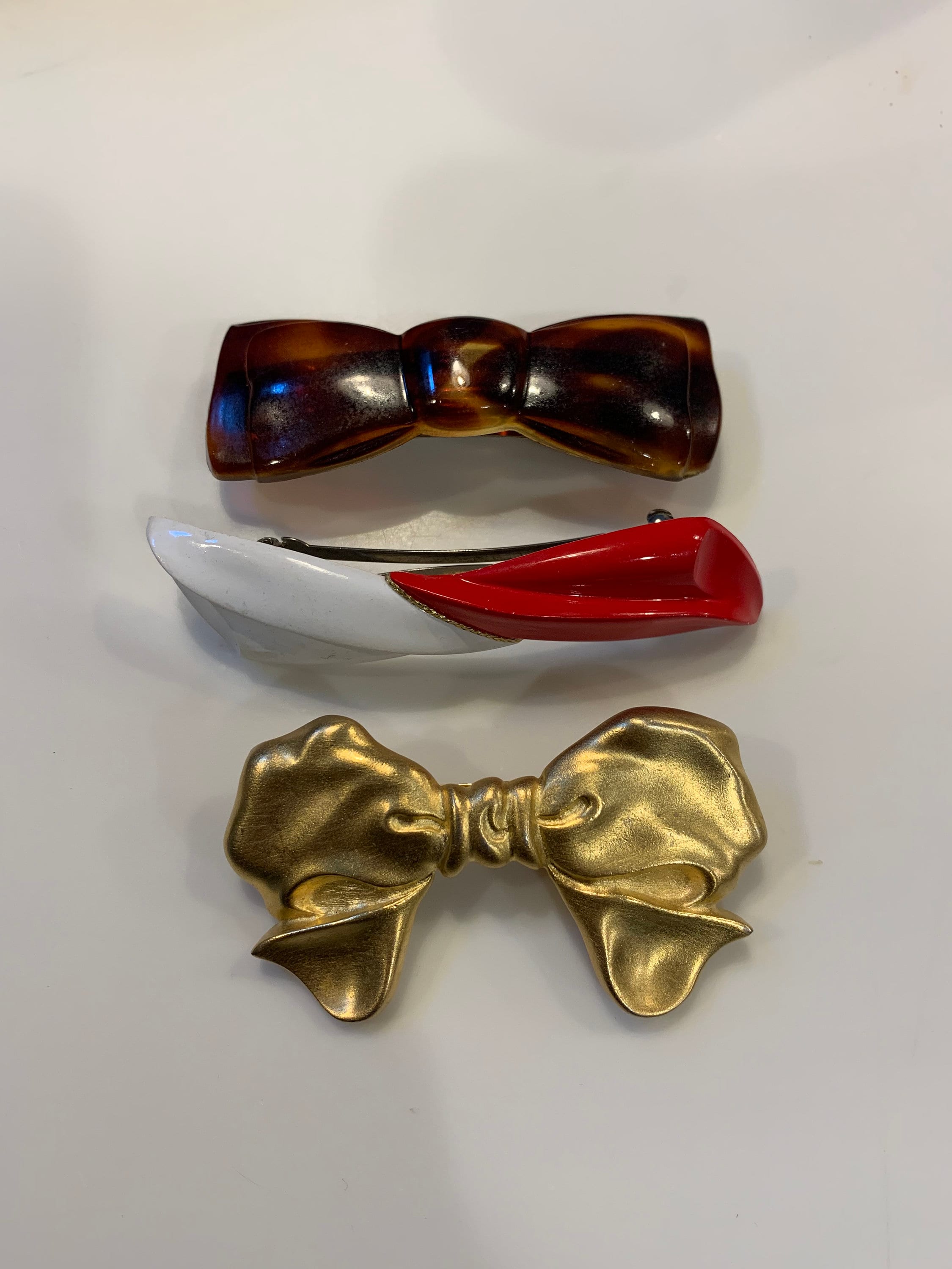 Early 1980s hair bow made in France ?? Vintage 80s Ribbon Shaped Barrettes Fun Bow Hair Clips  main image 2