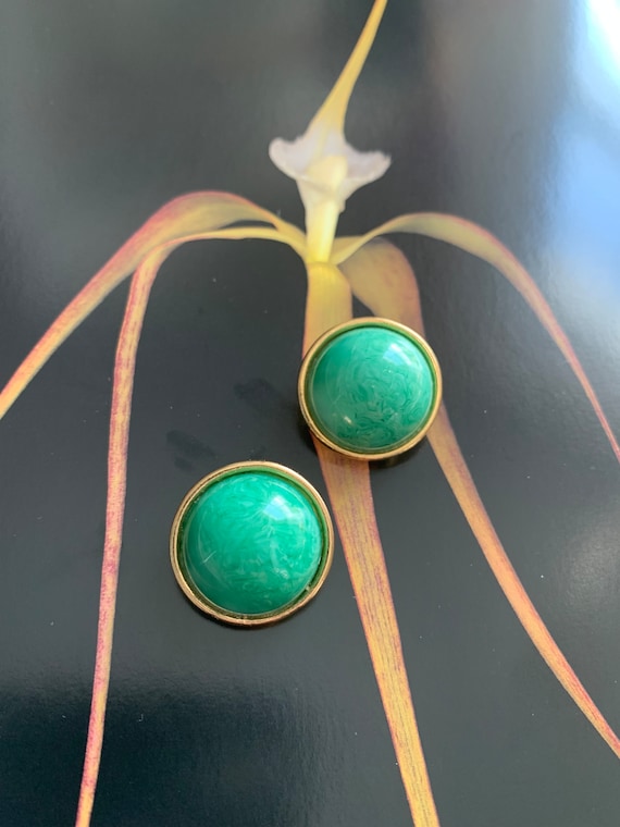 Vintage KJL Jade color and Gold Earrings - classi… - image 6