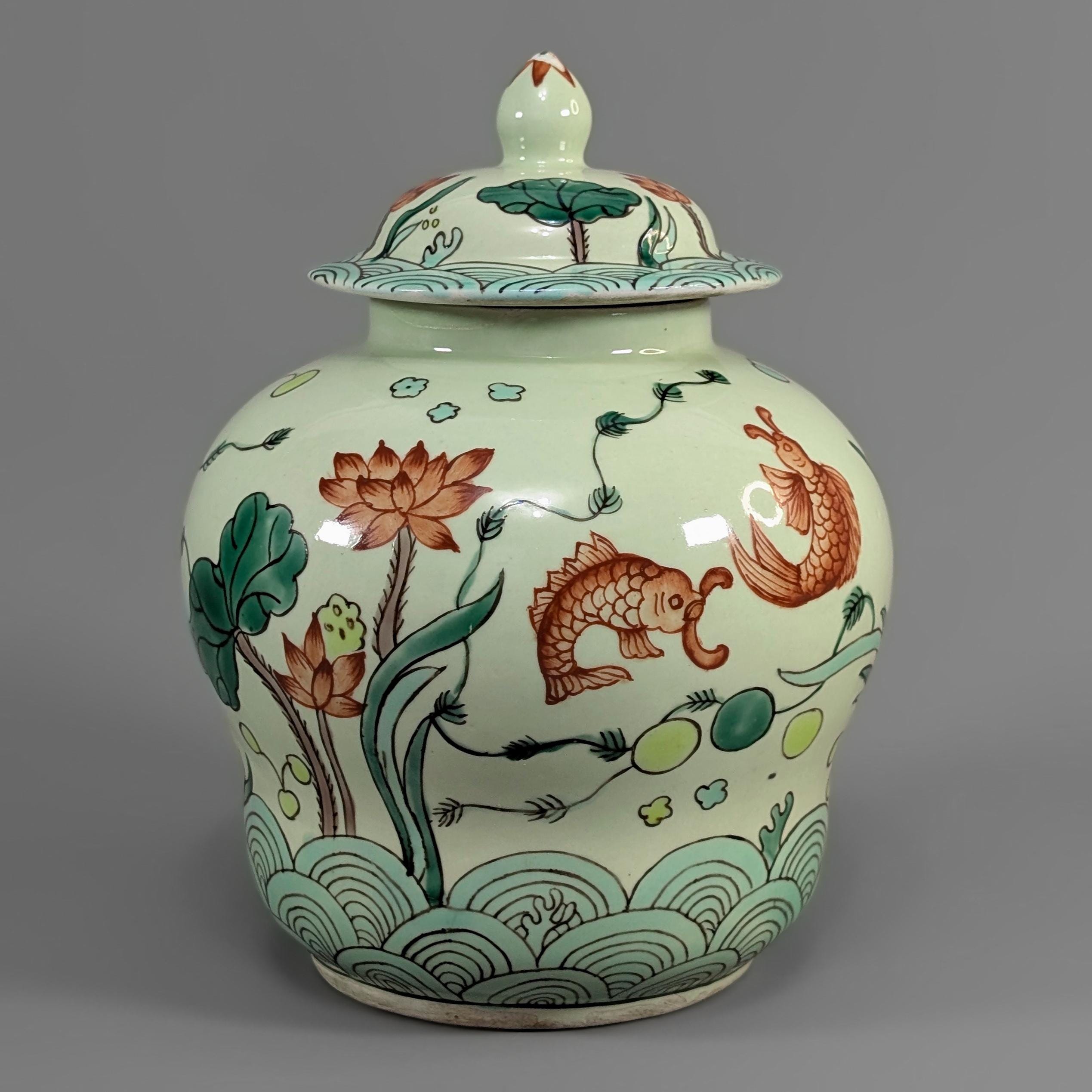 ヤンセイチュウ 陶磁器 置物 白・紫・金 ヤンセイチュウ 陶磁器 置物