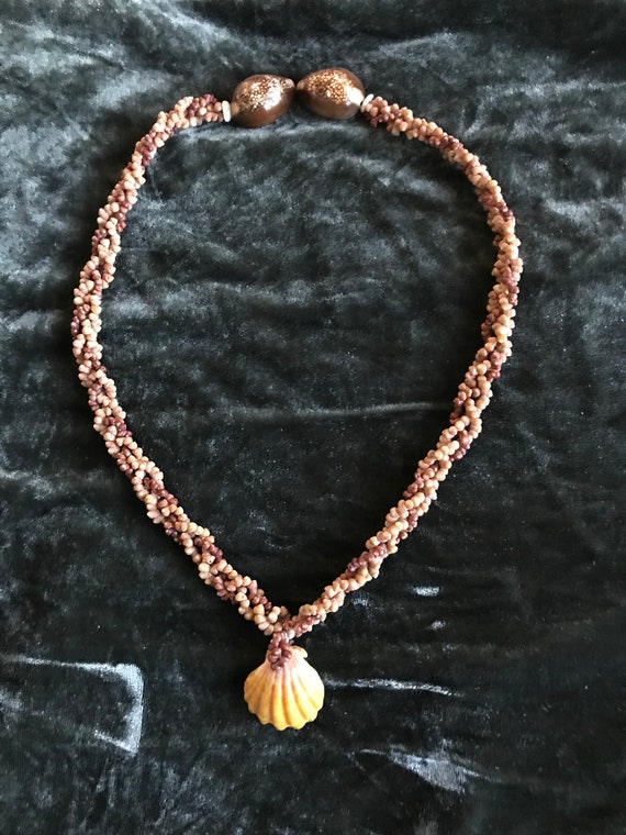 Vintage Ni’ihau with sunrise shell necklace