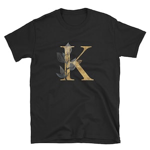 Camiseta floral dourada com letra K, roupas unissex para adultos, designs de camisas, ideias para presentes