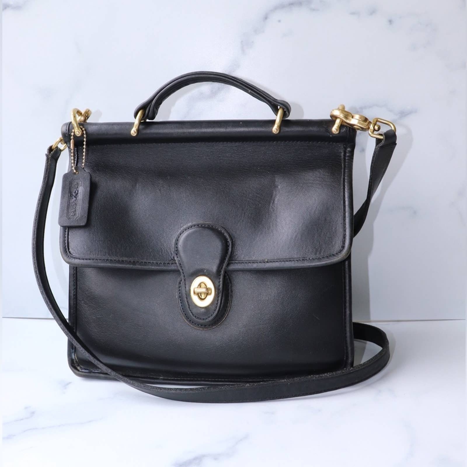 バッグ Vintage COACH Willis 9870 Black USA Vintage Coach Black Leather Willis Crossbody Bag #9927