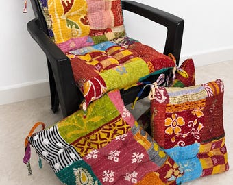 Cojín para silla Kantha hecho a mano: Cojín de asiento de algodón surtido
