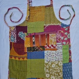 Tablier matelassé vintage Kantha : tablier bohème en coton patchwork fait main 1 pièce