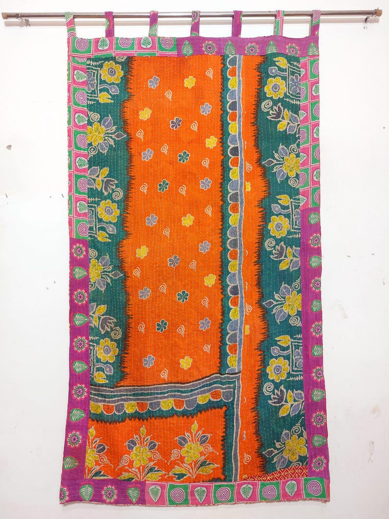 Cortina de edredón Kantha de algodón reciclado, decoración bohemia con estampado floral. imagen 3