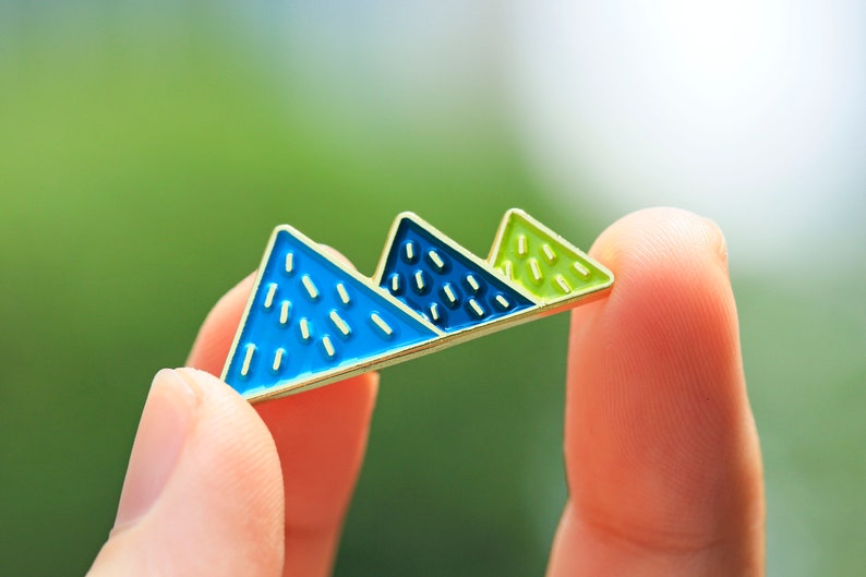 Mountain Enamel Pin 画像 4