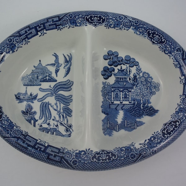 VTG Churchill Blue Willow Oval Divided Serving Dish, Churchill Staffordshire England 10" Serving Dish, Blue Willow Servingware