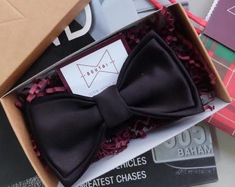 Black Bow Tie for Men, Pre-Tied Satin Bowtie, Groomsmen Wedding Gift, Tuxedo Bow Tie, Black Tie Formal, Prom, Handmade