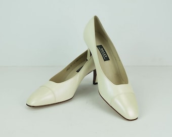 vintage bally switzerland 1990s PUMPS off-white and gold leather size uk 7 us 9.5