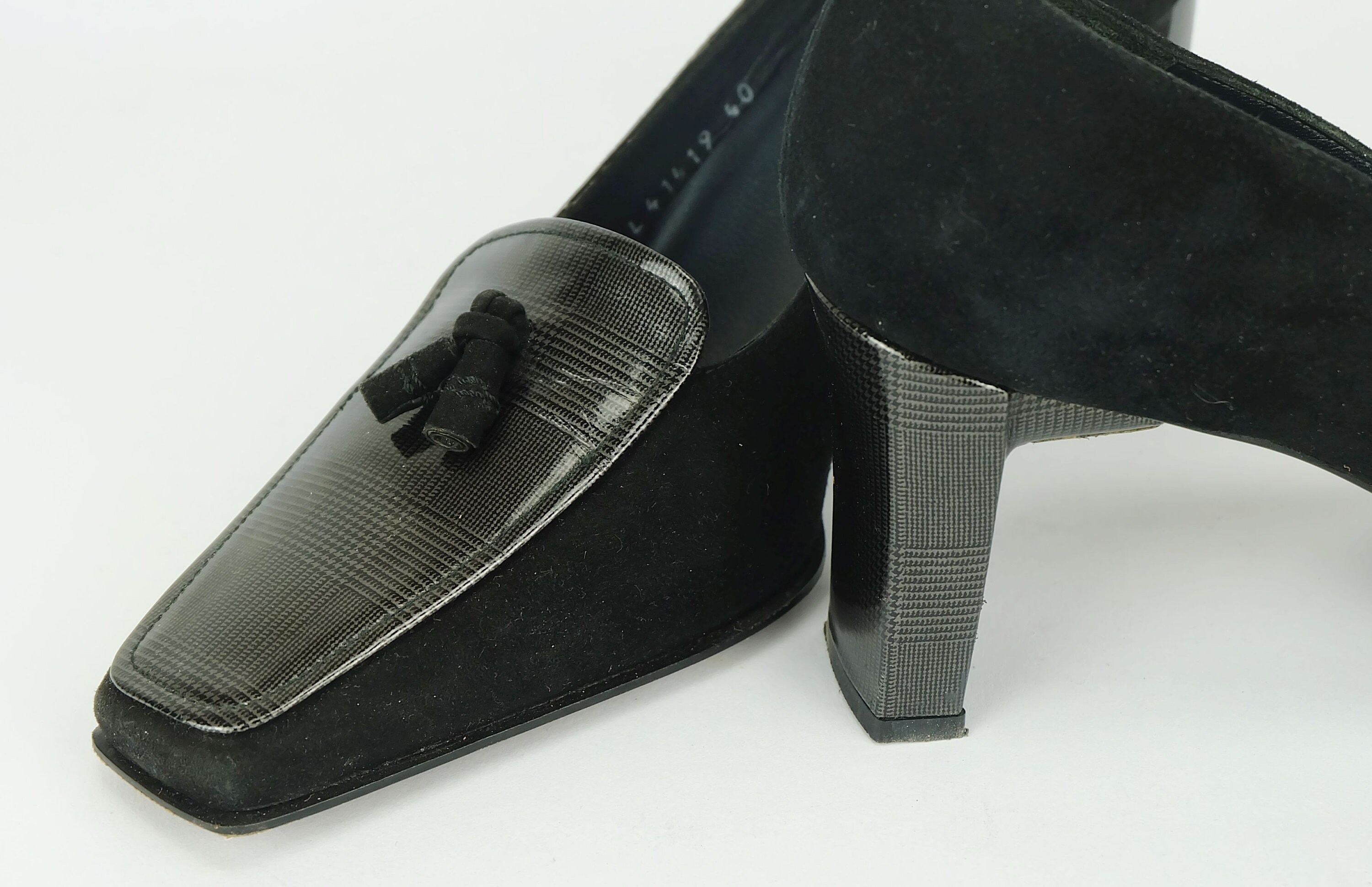 Escarpins Vintage STUART WEITZMAN En Satin Noir Perlé - Taille 40 (US 9), Talons Hauts, Occasion Excellent état