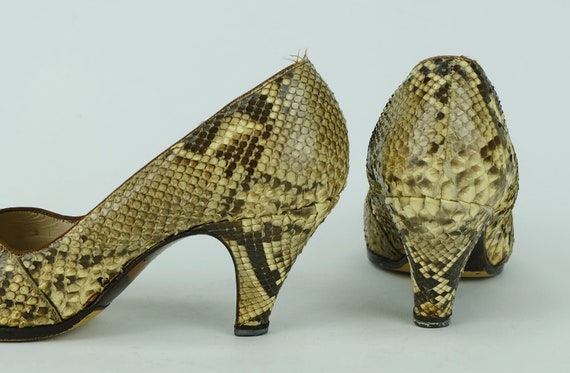 1950s true vintage snake skin pumps - image 3