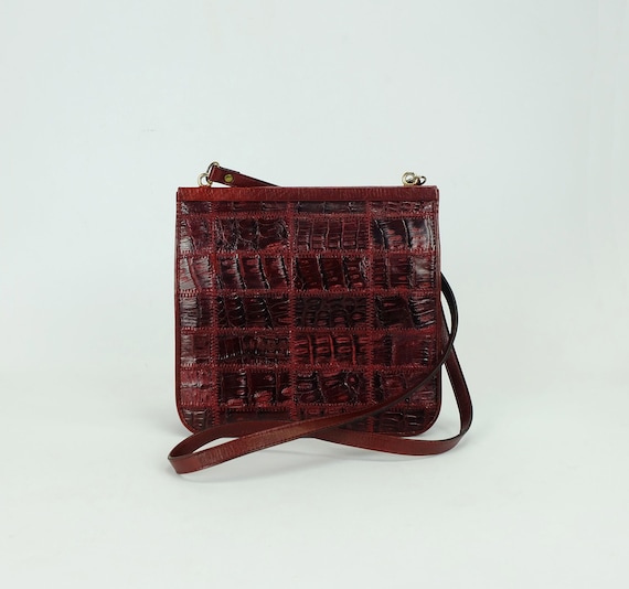 small dark red 1980s vintage SHOULDER BAG croco pa