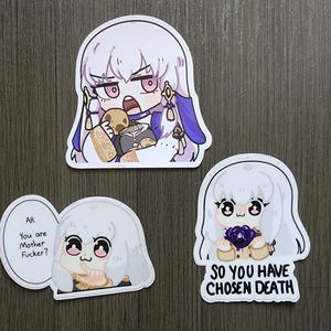 Puede incluir: Tres pegatinas de estilo anime. Cada una presenta un personaje con cabello blanco y diferentes expresiones. Una pegatina muestra al personaje con una cara enojada, otra con una expresi&oacute;n de sorpresa y la tercera sosteniendo una flor morada. El texto incluye "Ah You are Mother Fucker?" y "SO YOU HAVE CHOSEN DEATH."