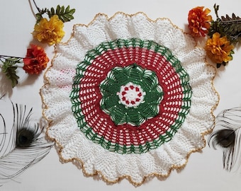 Artisanal Splendor: Handmade Circular Doily