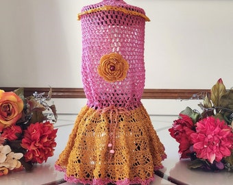 Funda de licuadora de crochet artesanal: decoración de cocina en rosa y dorado