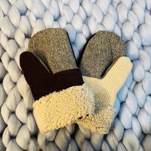 Black & Cream Herringbone Tweed Patchwork Wool Sweater Mittens - Sustainably Handmade - Cozy Winter Mittens - Eco-Friendly Wool Gloves