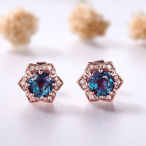 5 mm Runde Alexandrit Ohrringe Silber Rosegold, Vintage Blume Juni Birthstone Bolzen antike Moissanite Halo Blumen Ohrstecker Schmuck