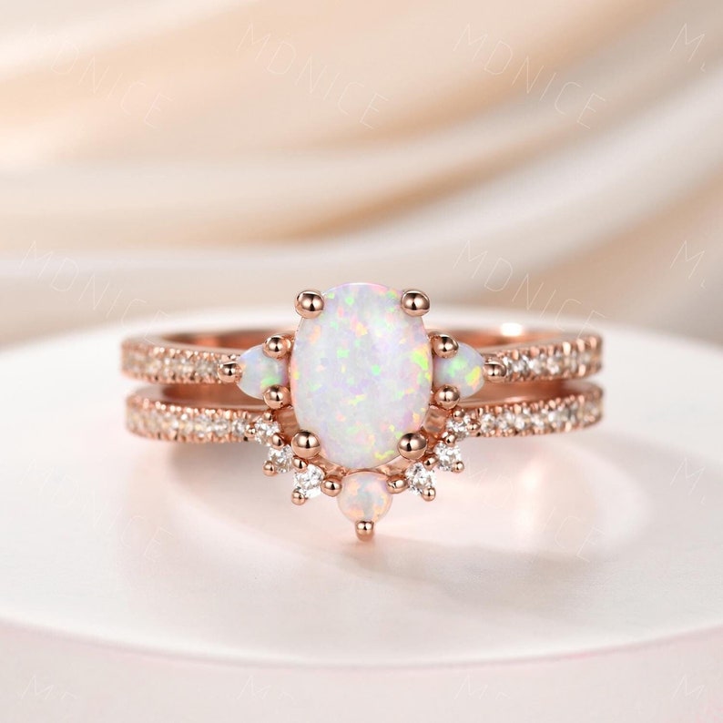 Opal Ring, Weißer Feueropal Verlobungsring Set, Oval Opal Braut Set, Moissanite Eternity Band, Silber Opal Ring, 14K Rose Gold Opal Ehering