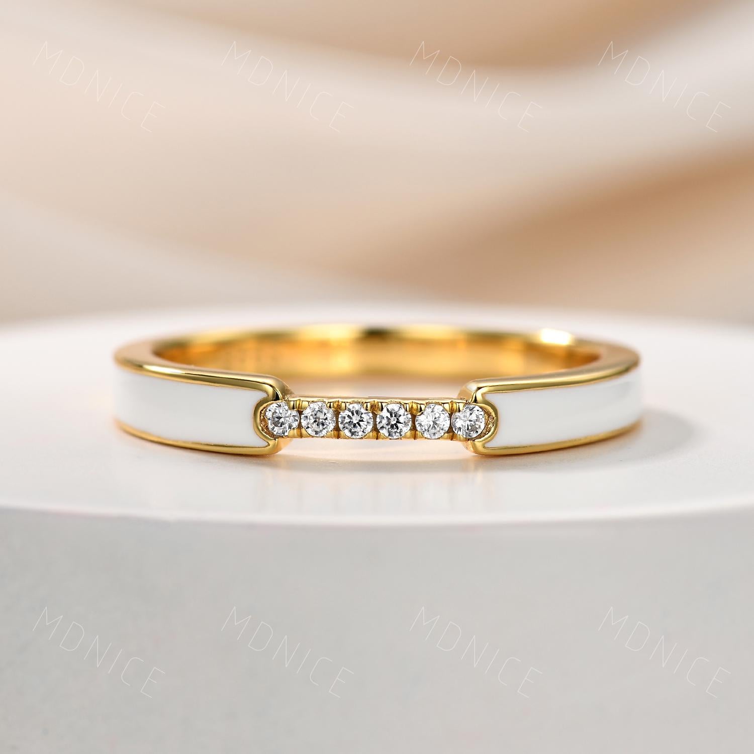 Fede nuziale in moissanite con intarsio in smalto: anello impilabile in oro da 3 mm