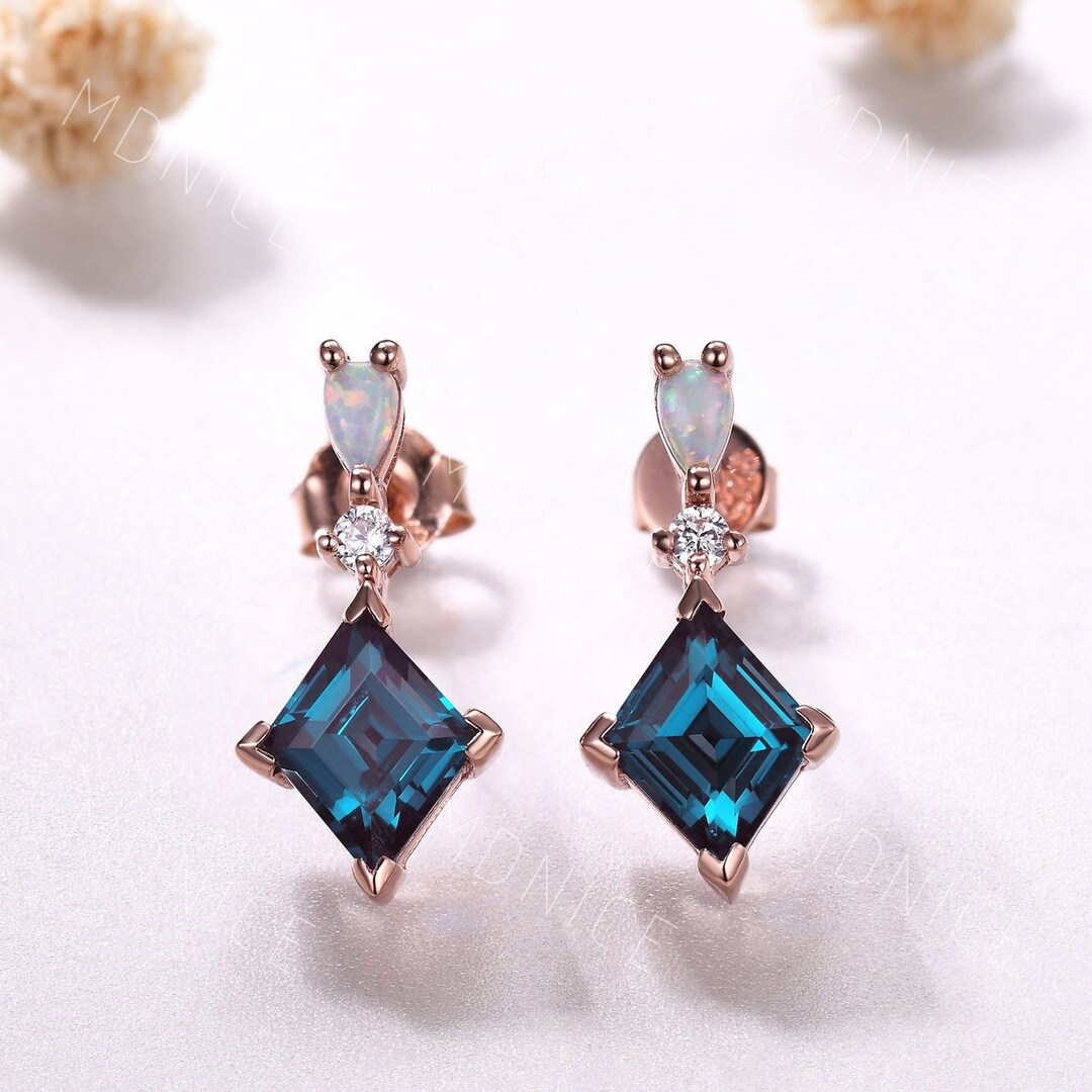 ロゼンジラボ アレキサンドライトオパール ドロップイヤリング：14K