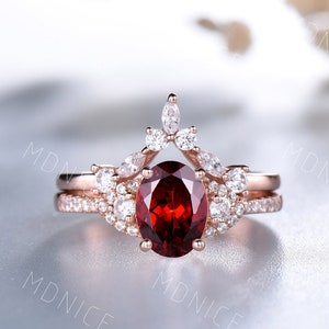 Roter Granat Ring / Ovaler Granat Verlobungsring Set / Januar Geburtsstein / Geschwungener Marquise Ehering / Granat Schmuck / Versprechen Brautring