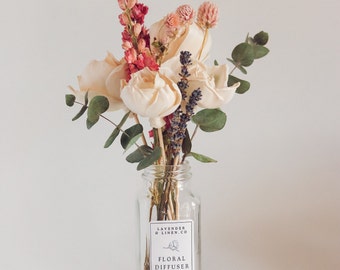 Essential Oil Diffuser with Eucalyptus, Floral Reed Diffuser with Essential Oils, Botanicals and Sola Wood Flowers, for Home Office