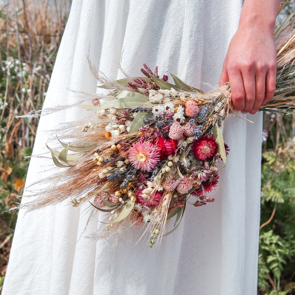 Dried Flower Bouquet with Pampas, and Strawflowers for Weddings / Dried Wedding Flowers for Rustic and Boho wedding, Bridesmaid bouquet
