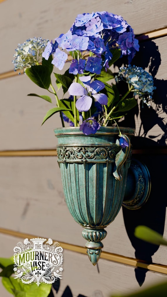 The Mourner's Vase - 3D Print Design
