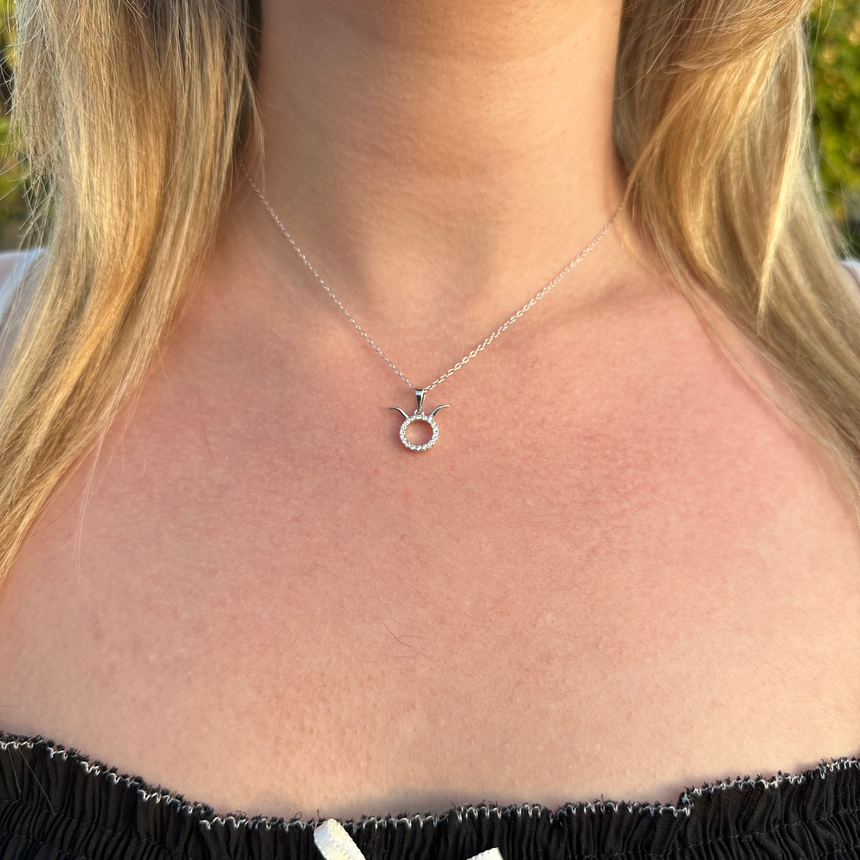 Collana Ciondolo Zodiaco Toro In Argento 925 - Gioiello Donna Con Catena 45 Cm, Pendente 2,1x1,3 Cm. Prodotto In Spagna, Confezionato In Scatola Regalo.