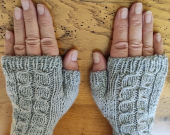 Gray mittens with thumb for women, hand knitted