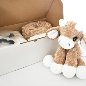 CROCHET KIT Colbie the Cow image 4