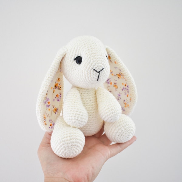 PATRON AU CROCHET - Bonnie la lapine